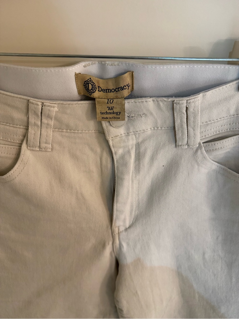 Democracy Women’s Straight Leg Jeans in Light Beige